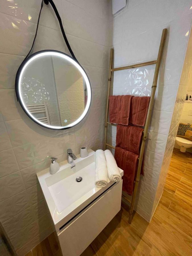 Le Jardin Niortais - Hyper Centre- Proche Gare - Paisible - Grand Jardin Prive, Wifi Hd -Netflix Apartment Exterior foto