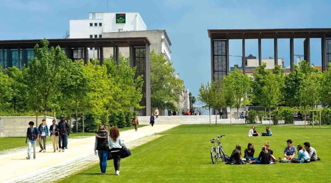 Le Jardin Niortais - Hyper Centre- Proche Gare - Paisible - Grand Jardin Prive, Wifi Hd -Netflix Apartment Exterior foto