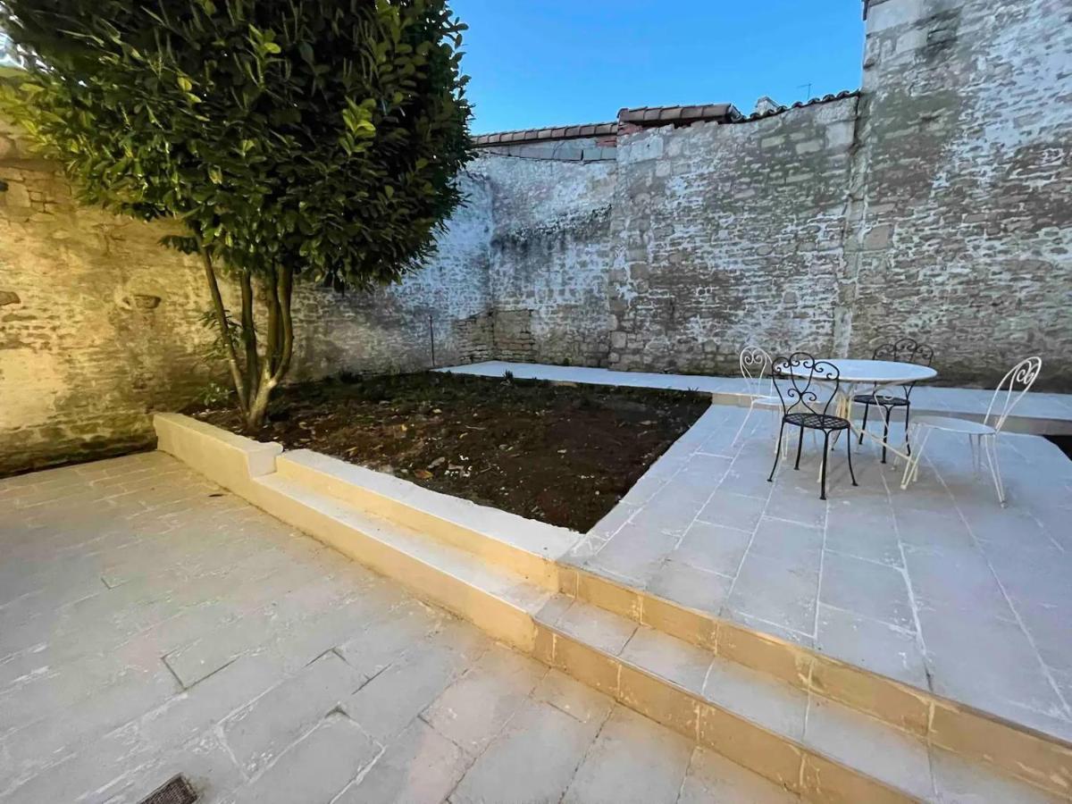 Le Jardin Niortais - Hyper Centre- Proche Gare - Paisible - Grand Jardin Prive, Wifi Hd -Netflix Apartment Exterior foto